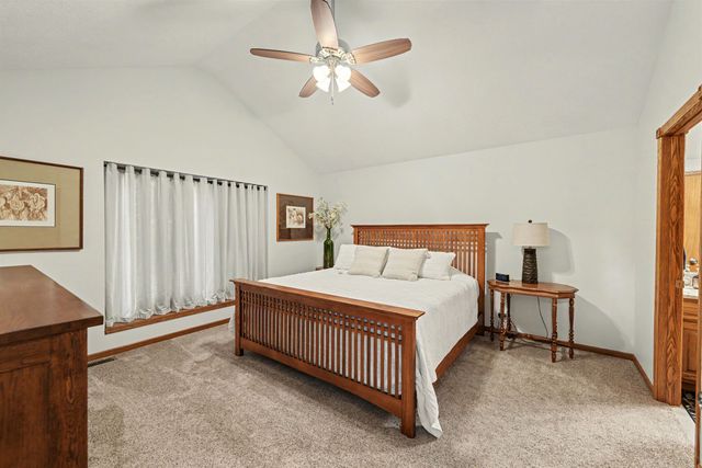 657 Georgetown Rd, Salina, KS 67401