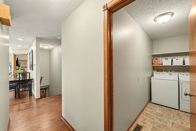 657 Georgetown Rd, Salina, KS 67401