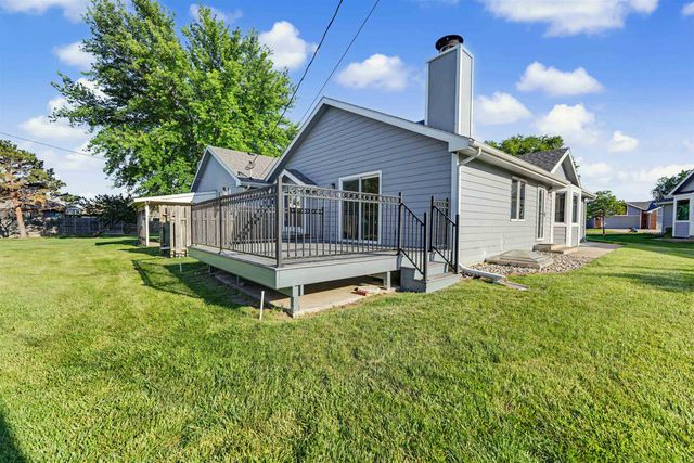 657 Georgetown Rd, Salina, KS 67401