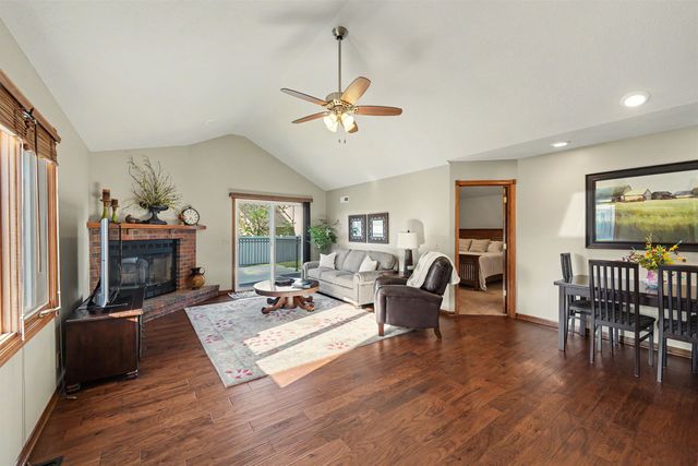 657 Georgetown Rd, Salina, KS 67401
