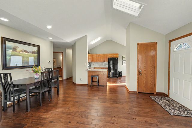 657 Georgetown Rd, Salina, KS 67401