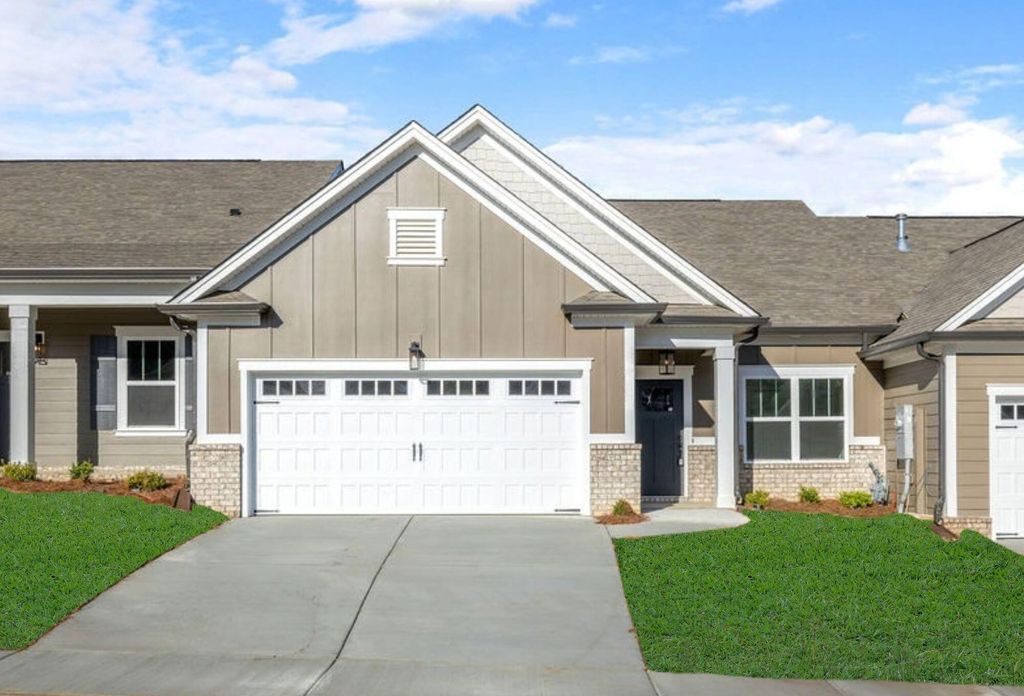 1587 Whisper Winds Lane # 40, Ooltewah, TN 37363