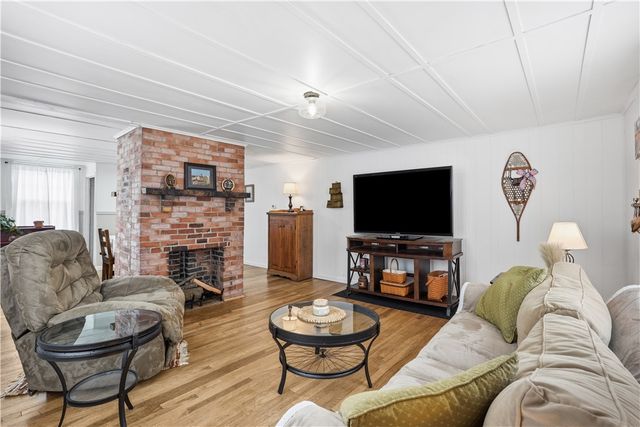 164 W Pittsburgh Street, Delmont, PA 15626