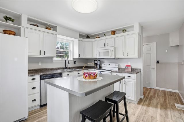 164 W Pittsburgh Street, Delmont, PA 15626