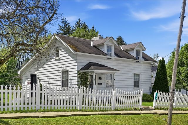 164 W Pittsburgh Street, Delmont, PA 15626