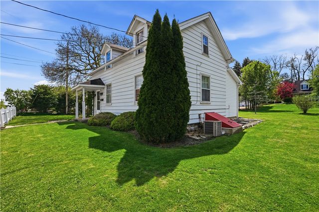 164 W Pittsburgh Street, Delmont, PA 15626