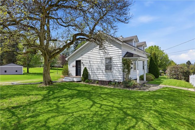 164 W Pittsburgh Street, Delmont, PA 15626