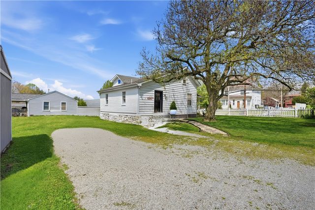 164 W Pittsburgh Street, Delmont, PA 15626