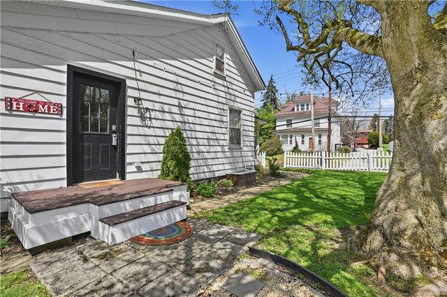 164 W Pittsburgh Street, Delmont, PA 15626