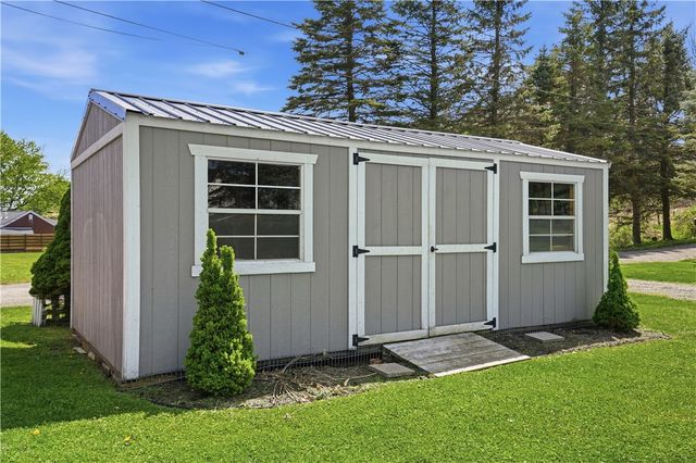 164 W Pittsburgh Street, Delmont, PA 15626