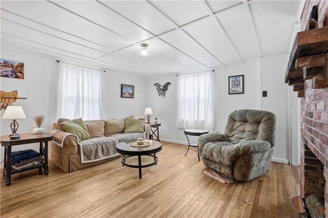 164 W Pittsburgh Street, Delmont, PA 15626