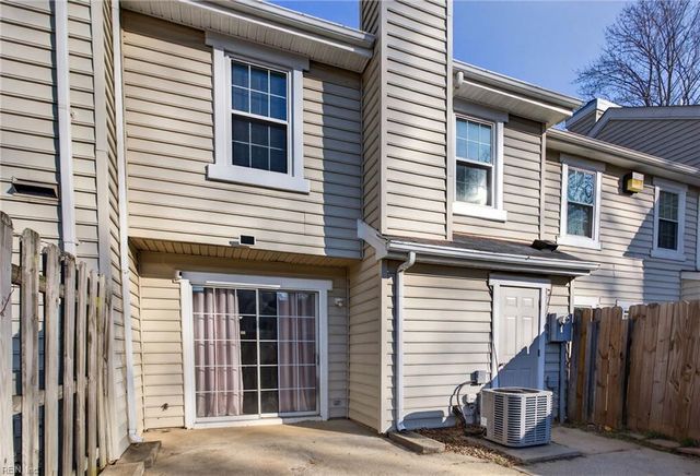 452 Rivers Ridge CIR, Newport News, VA 23608