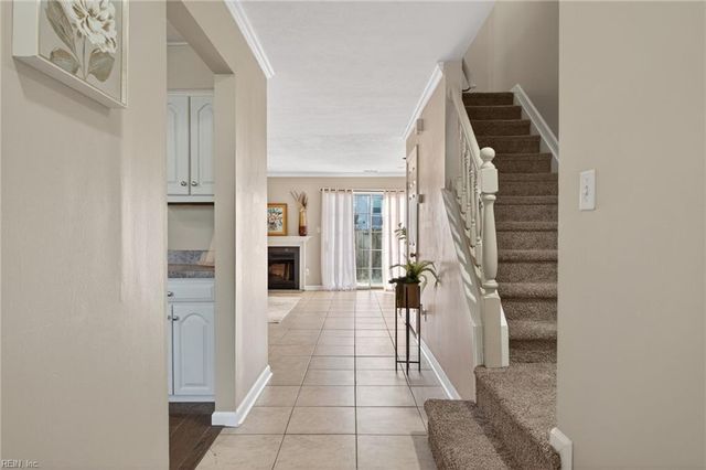 452 Rivers Ridge CIR, Newport News, VA 23608