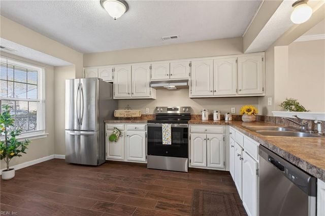 452 Rivers Ridge CIR, Newport News, VA 23608