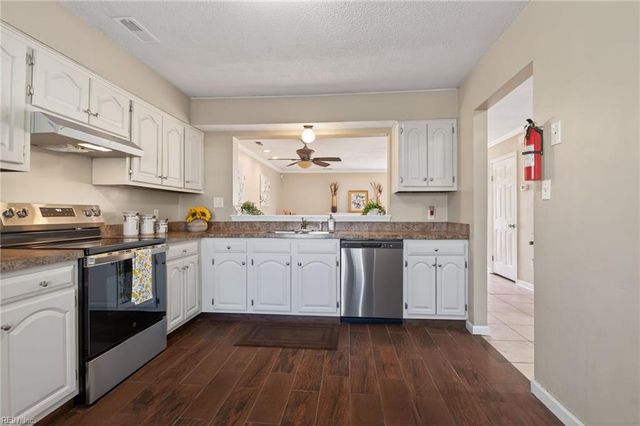 452 Rivers Ridge CIR, Newport News, VA 23608