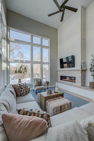 12 Forest Trail, Mahtomedi, MN 55115