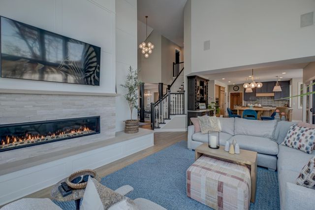 12 Forest Trail, Mahtomedi, MN 55115