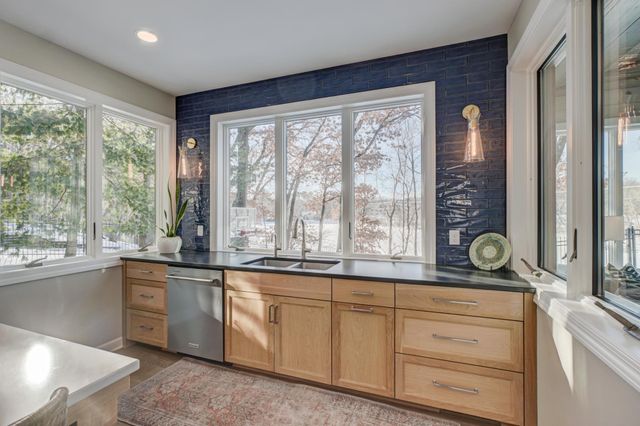 12 Forest Trail, Mahtomedi, MN 55115