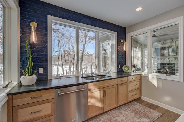 12 Forest Trail, Mahtomedi, MN 55115