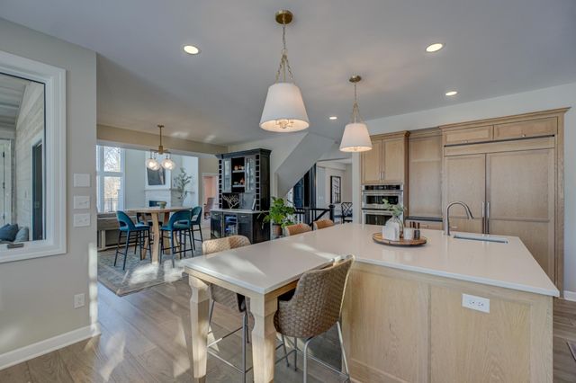 12 Forest Trail, Mahtomedi, MN 55115