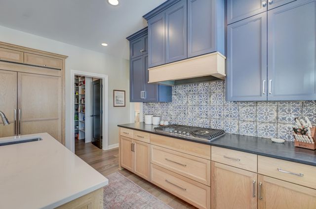 12 Forest Trail, Mahtomedi, MN 55115