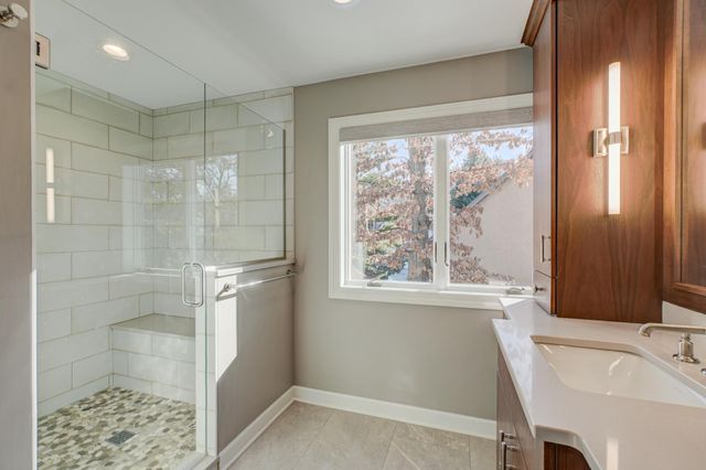 12 Forest Trail, Mahtomedi, MN 55115