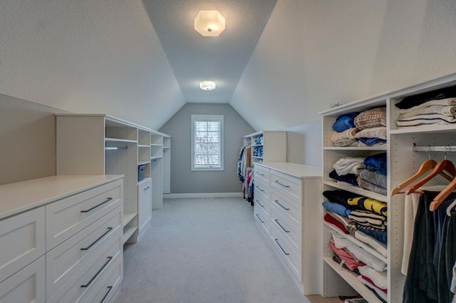 12 Forest Trail, Mahtomedi, MN 55115