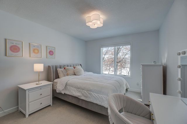 12 Forest Trail, Mahtomedi, MN 55115