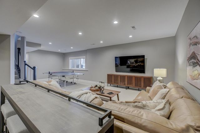 12 Forest Trail, Mahtomedi, MN 55115