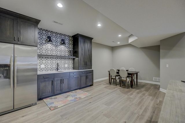 12 Forest Trail, Mahtomedi, MN 55115