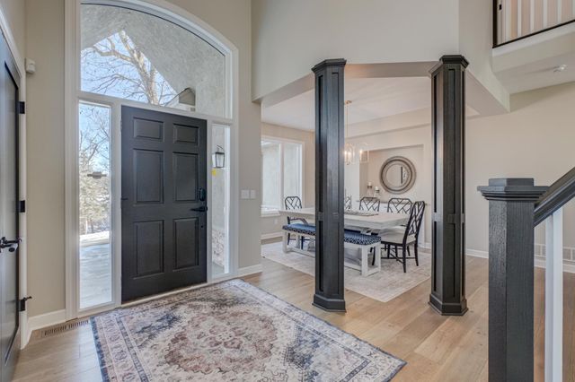 12 Forest Trail, Mahtomedi, MN 55115