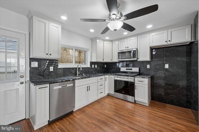 2544 S WATTS ST, Philadelphia, PA 19148