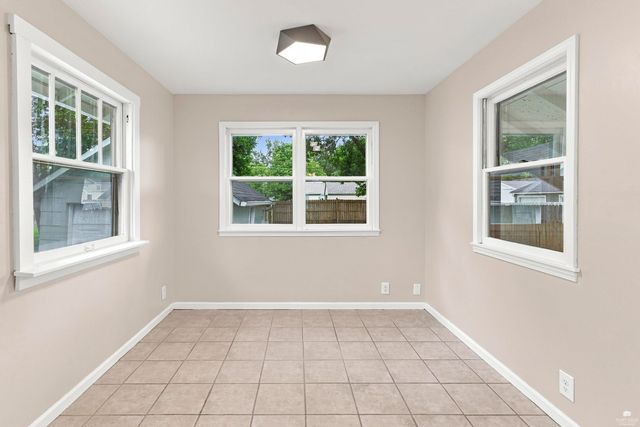 1405 Pierre Street, Manhattan, KS 66502