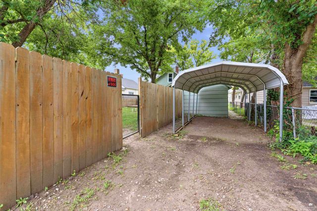 1405 Pierre Street, Manhattan, KS 66502