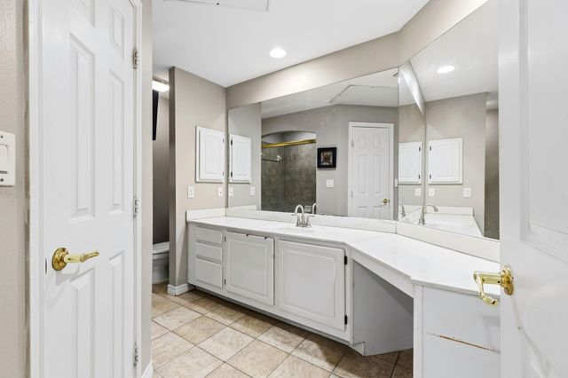 2400 Mccue Road 436, Houston, TX 77056