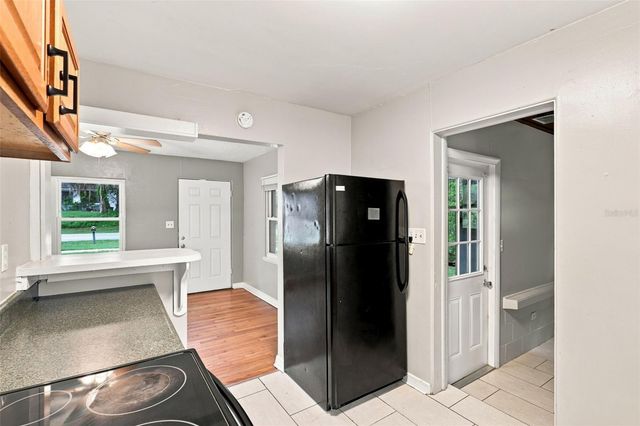 320 W GRAVES AVENUE, Orange City, FL 32763