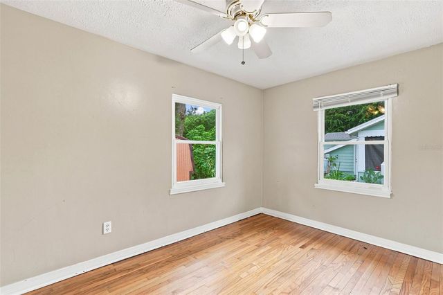 320 W GRAVES AVENUE, Orange City, FL 32763