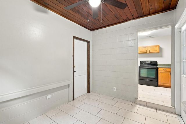 320 W GRAVES AVENUE, Orange City, FL 32763