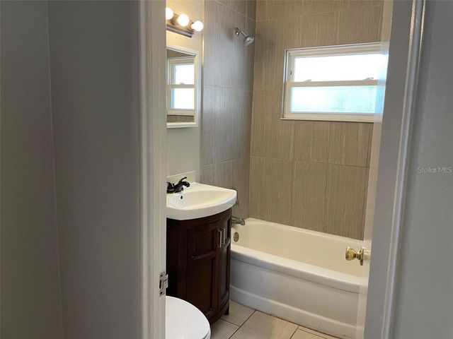 320 W GRAVES AVENUE, Orange City, FL 32763
