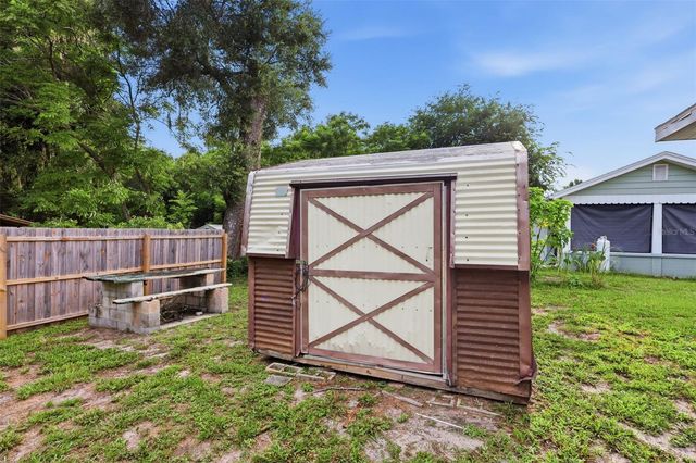 320 W GRAVES AVENUE, Orange City, FL 32763