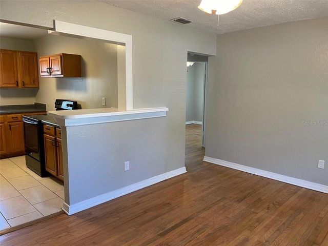 320 W GRAVES AVENUE, Orange City, FL 32763