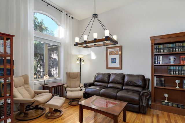 1615 Sky Ranch Circle, Bolivar, MO 65613