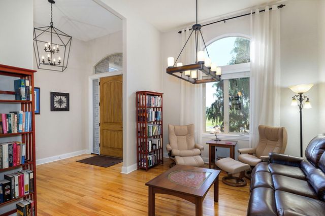 1615 Sky Ranch Circle, Bolivar, MO 65613