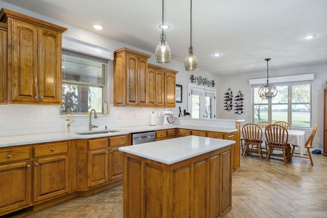 1615 Sky Ranch Circle, Bolivar, MO 65613