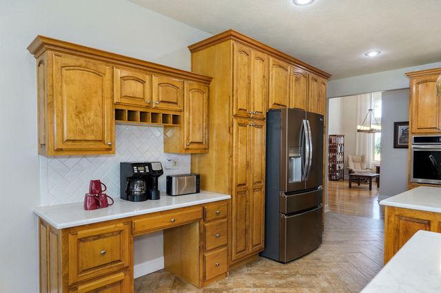 1615 Sky Ranch Circle, Bolivar, MO 65613