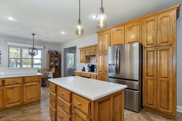 1615 Sky Ranch Circle, Bolivar, MO 65613