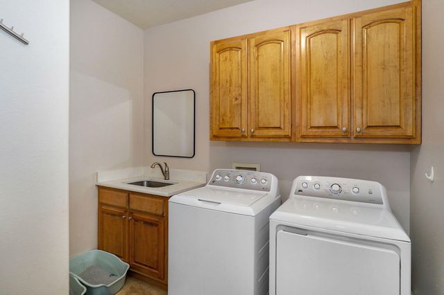 1615 Sky Ranch Circle, Bolivar, MO 65613