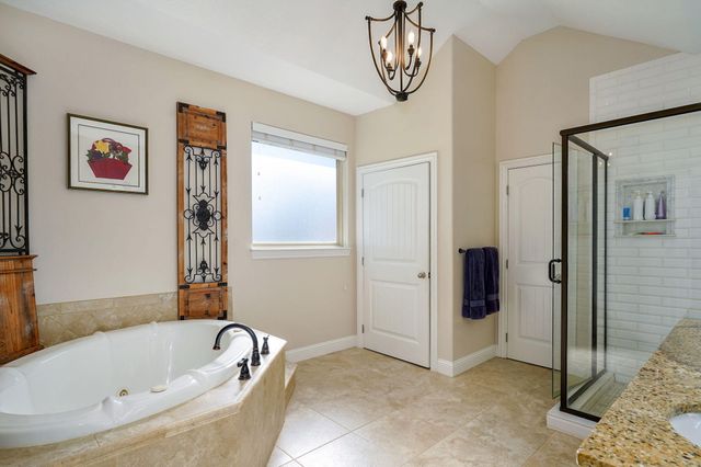 1615 Sky Ranch Circle, Bolivar, MO 65613