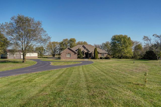 1615 Sky Ranch Circle, Bolivar, MO 65613