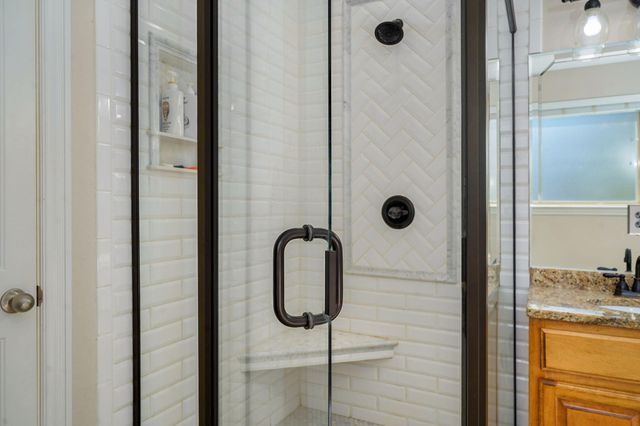 1615 Sky Ranch Circle, Bolivar, MO 65613